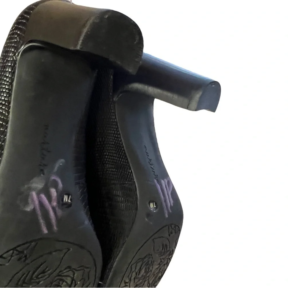 NURTURE by Lamaze Black Leather Round Toe Maren Pump, Size 7